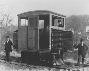 Traktionsmaschine entworfen von Mr. Alfred I. du Pont, 1905